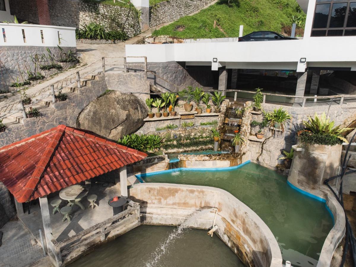 Ellin Forest Karaoke & Pool Resort Bukit Tinggi Bentong Kültér fotó
